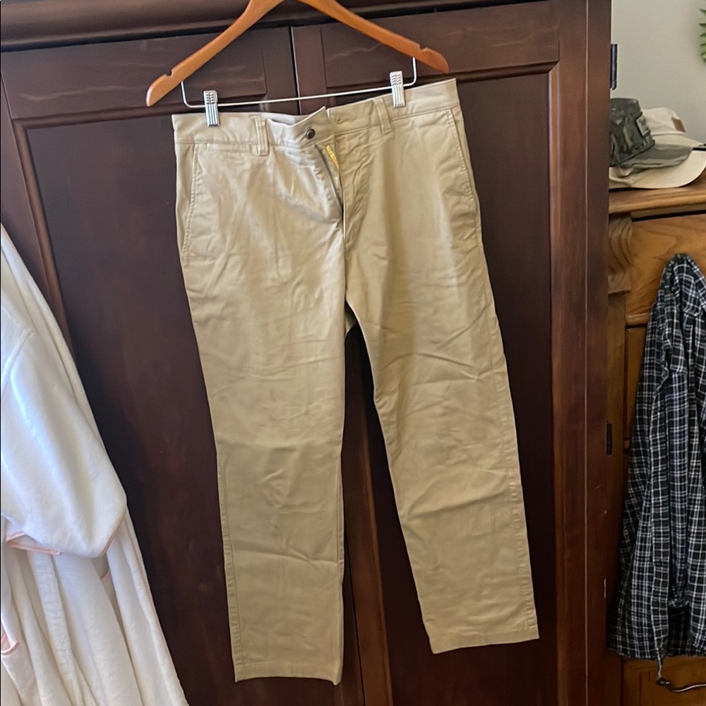Duck Head Khaki Chinos with Straight Leg Cut 33/32